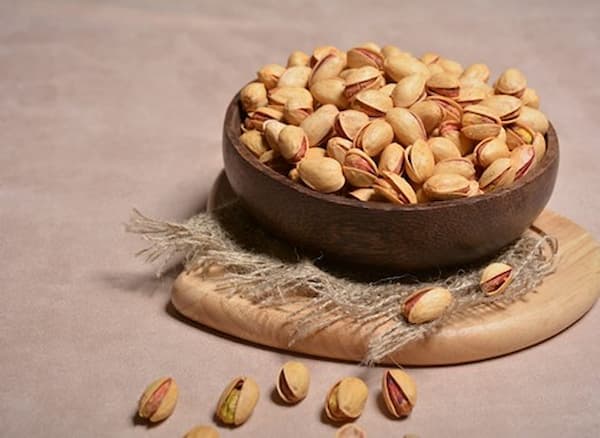 تصویر 1 از قیمت خرید پسته بادامی سفید + فروش ویژه